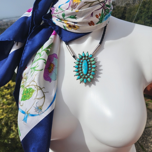 Blue and Silver Turquoise Necklace with Floral Design. Native Made/Signed - Picture 6 of 16